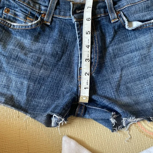 7 For All Mankind Cut Off Jean Shorts - Picture 5 of 8